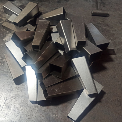 Fabbricazione di lamiere di metallo di precisione leggera con finitura liscia